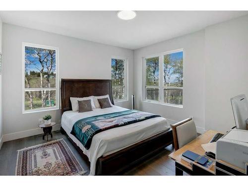 10-274172 112 Street West, Rural Foothills County, AB - Indoor Photo Showing Bedroom