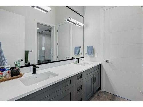 10-274172 112 Street West, Rural Foothills County, AB - Indoor Photo Showing Bathroom