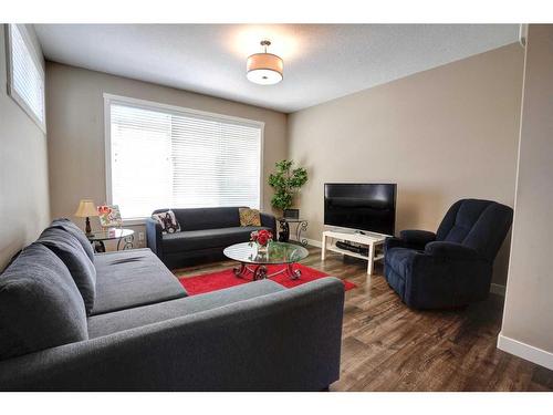 1617 Symons Valley Parkway Nw, Calgary, AB - Indoor Photo Showing Living Room