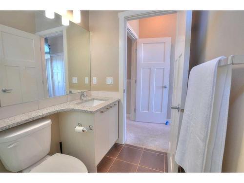 1617 Symons Valley Parkway Nw, Calgary, AB - Indoor Photo Showing Bathroom