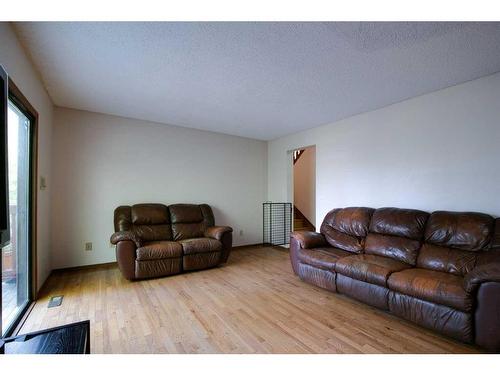 88 Macewan Glen Drive Nw, Calgary, AB - Indoor Photo Showing Living Room