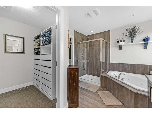 1461 Aldrich Place, Carstairs, AB - Indoor Photo Showing Bathroom