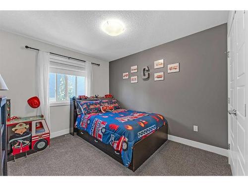 1461 Aldrich Place, Carstairs, AB - Indoor Photo Showing Bedroom