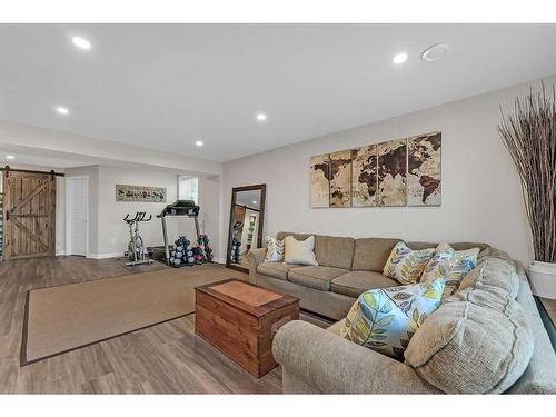 1461 Aldrich Place, Carstairs, AB - Indoor Photo Showing Living Room