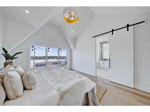 927 33 Street Nw, Calgary, AB - Indoor Photo Showing Bedroom