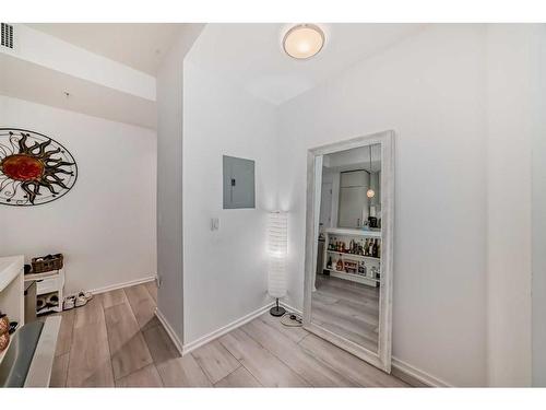 701-615 6 Avenue Se, Calgary, AB - Indoor Photo Showing Other Room