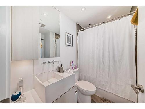 701-615 6 Avenue Se, Calgary, AB - Indoor Photo Showing Bathroom