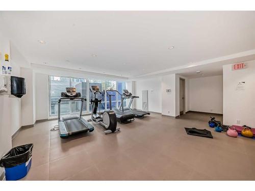 701-615 6 Avenue Se, Calgary, AB - Indoor Photo Showing Gym Room