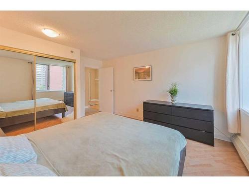 502-128 2 Avenue Se, Calgary, AB - Indoor Photo Showing Bedroom