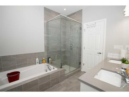 52 Yorkstone Grove Sw, Calgary, AB - Indoor Photo Showing Bathroom