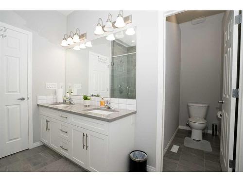 52 Yorkstone Grove Sw, Calgary, AB - Indoor Photo Showing Bathroom