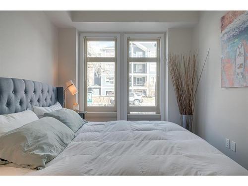 103-323 20 Avenue Sw, Calgary, AB - Indoor Photo Showing Bedroom