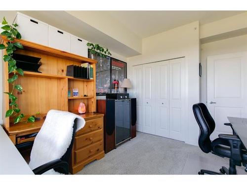 3316-175 Silverado Boulevard Sw, Calgary, AB - Indoor Photo Showing Office