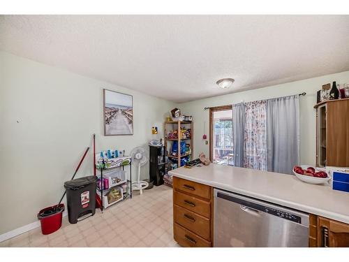 27 Castlebrook Court Ne, Calgary, AB - Indoor Photo Showing Other Room