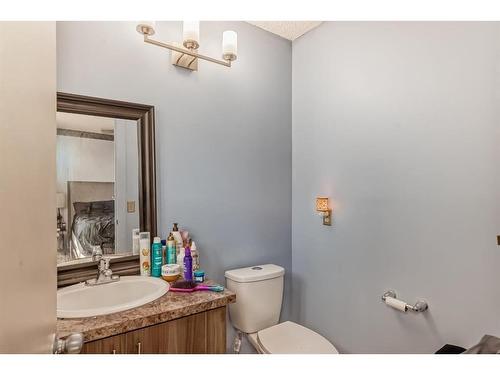 27 Castlebrook Court Ne, Calgary, AB - Indoor Photo Showing Bathroom