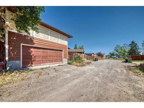 27 Castlebrook Court Ne, Calgary, AB - Outdoor With Exterior