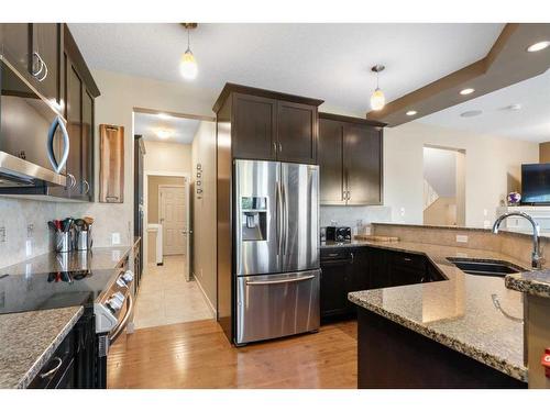 72 Silverado Skies Manor Sw, Calgary, AB - Indoor Photo Showing Kitchen With Upgraded Kitchen