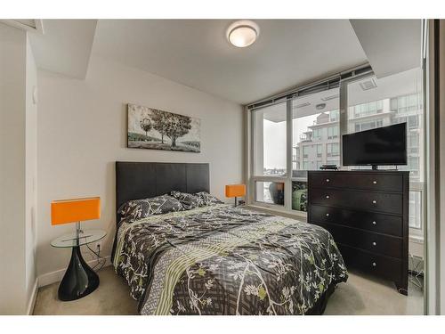 1924-222 Riverfront Avenue Sw, Calgary, AB - Indoor Photo Showing Bedroom