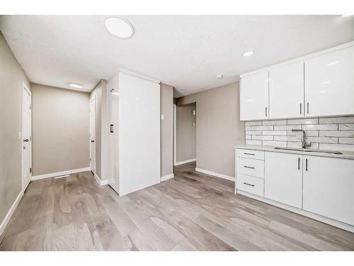 3 Whitworth Way Ne, Calgary, AB - Indoor Photo Showing Kitchen