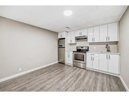 3 Whitworth Way Ne, Calgary, AB - Indoor Photo Showing Kitchen