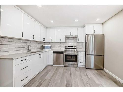 3 Whitworth Way Ne, Calgary, AB - Indoor Photo Showing Kitchen With Stainless Steel Kitchen With Upgraded Kitchen