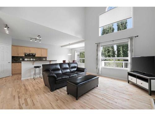 110 Valley Crest Close Nw, Calgary, AB - Indoor Photo Showing Living Room