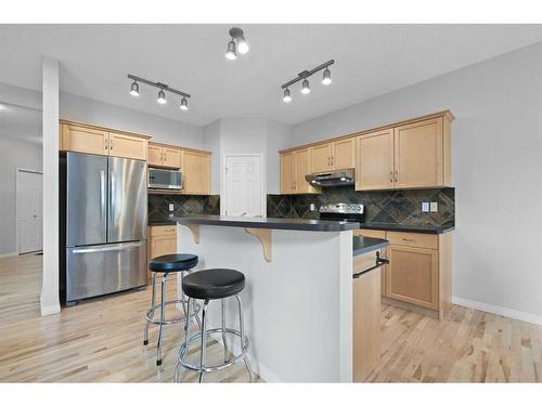 110 Valley Crest Close Nw, Calgary, AB - Indoor Photo Showing Kitchen