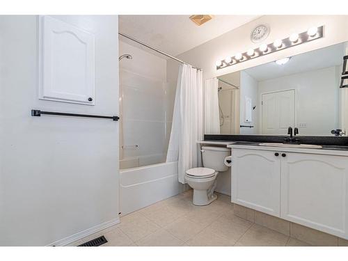 15770 Everstone Road Sw, Calgary, AB - Indoor Photo Showing Bathroom