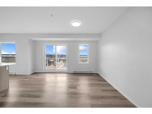 412-80 Carrington Plaza Nw, Calgary, AB - Indoor Photo Showing Laundry Room