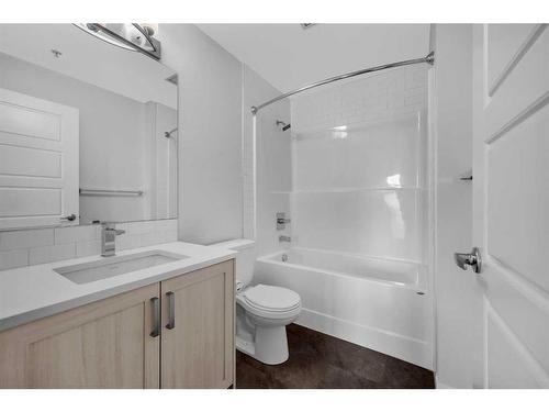 412-80 Carrington Plaza Nw, Calgary, AB - Indoor Photo Showing Bathroom