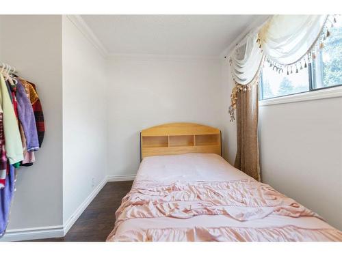 12 Beddington Rise Ne, Calgary, AB - Indoor Photo Showing Bedroom