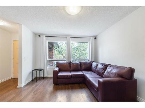 12 Beddington Rise Ne, Calgary, AB - Indoor Photo Showing Living Room