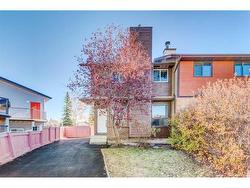 17 Castleglen Road NE Calgary, AB T3J 1P2