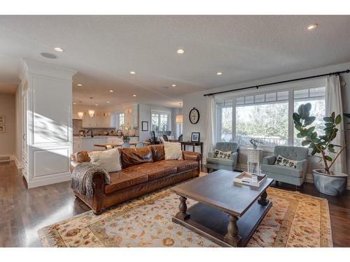 82 Aspen Cliff Close Sw, Calgary, AB - Indoor Photo Showing Living Room