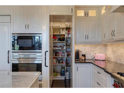 82 Aspen Cliff Close Sw, Calgary, AB - Indoor Photo Showing Kitchen