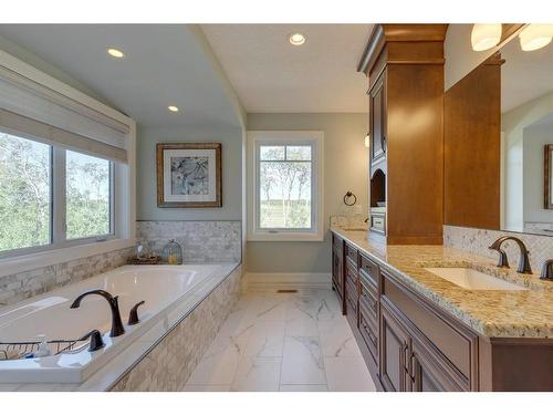 82 Aspen Cliff Close Sw, Calgary, AB - Indoor Photo Showing Bathroom