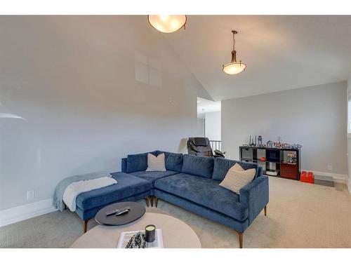 82 Aspen Cliff Close Sw, Calgary, AB - Indoor Photo Showing Living Room