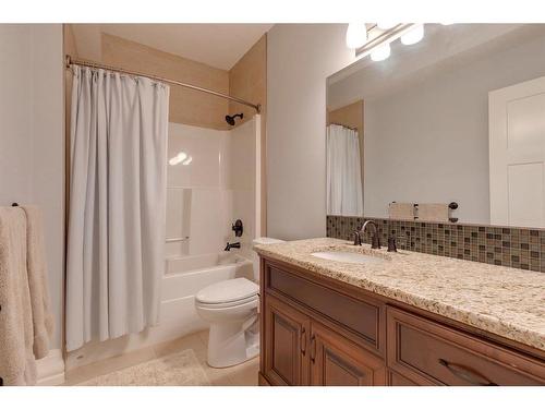 82 Aspen Cliff Close Sw, Calgary, AB - Indoor Photo Showing Bathroom