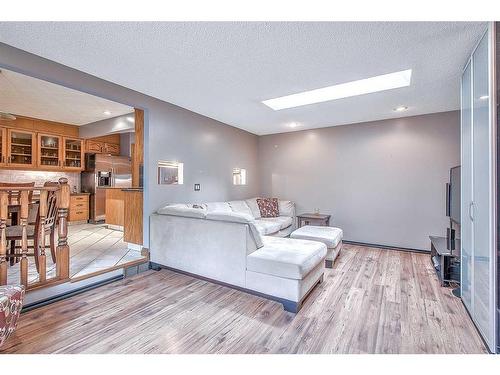 92 Deermeade Road Se, Calgary, AB - Indoor