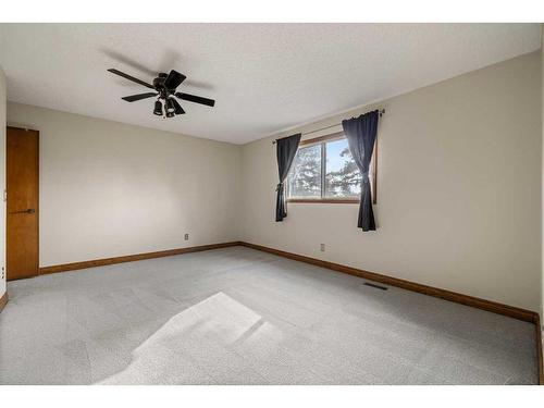 92 Deermeade Road Se, Calgary, AB - Indoor Photo Showing Other Room