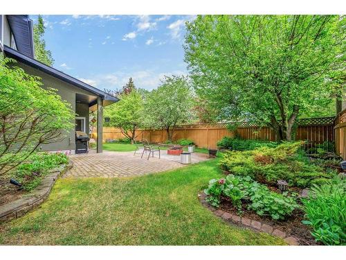 708 Willingdon Boulevard Se, Calgary, AB - Outdoor With Backyard