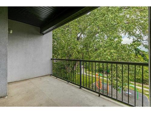 4-2101 17 Street Sw, Calgary, AB - Outdoor With Balcony With Exterior