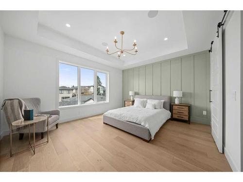 4131 18 Street Sw, Calgary, AB - Indoor Photo Showing Bedroom