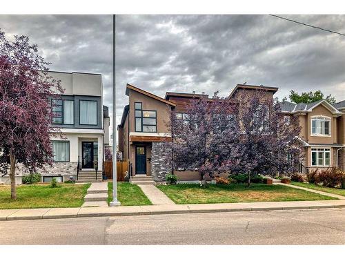 236 25 Avenue Nw, Calgary, AB - Outdoor With Facade