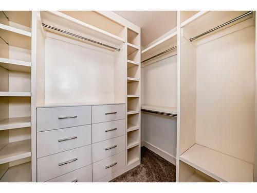 236 25 Avenue Nw, Calgary, AB - Indoor With Storage