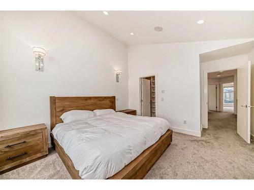 236 25 Avenue Nw, Calgary, AB - Indoor Photo Showing Bedroom