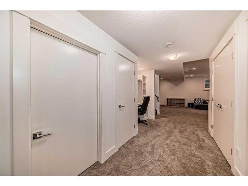 236 25 Avenue Nw, Calgary, AB - Indoor Photo Showing Other Room