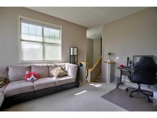 199 Chapman Circle Se, Calgary, AB - Indoor Photo Showing Other Room