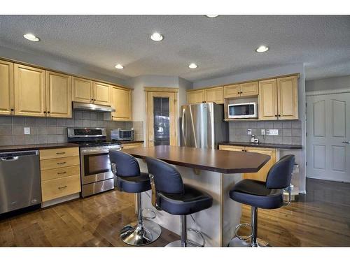 199 Chapman Circle Se, Calgary, AB - Indoor Photo Showing Kitchen