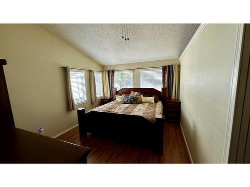 3030-35468 Range Road 30, Rural Red Deer County, AB - Indoor Photo Showing Bedroom